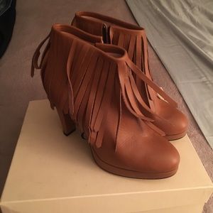 Ganni NWOT size 40 (US 10, but fits like a 9.5).